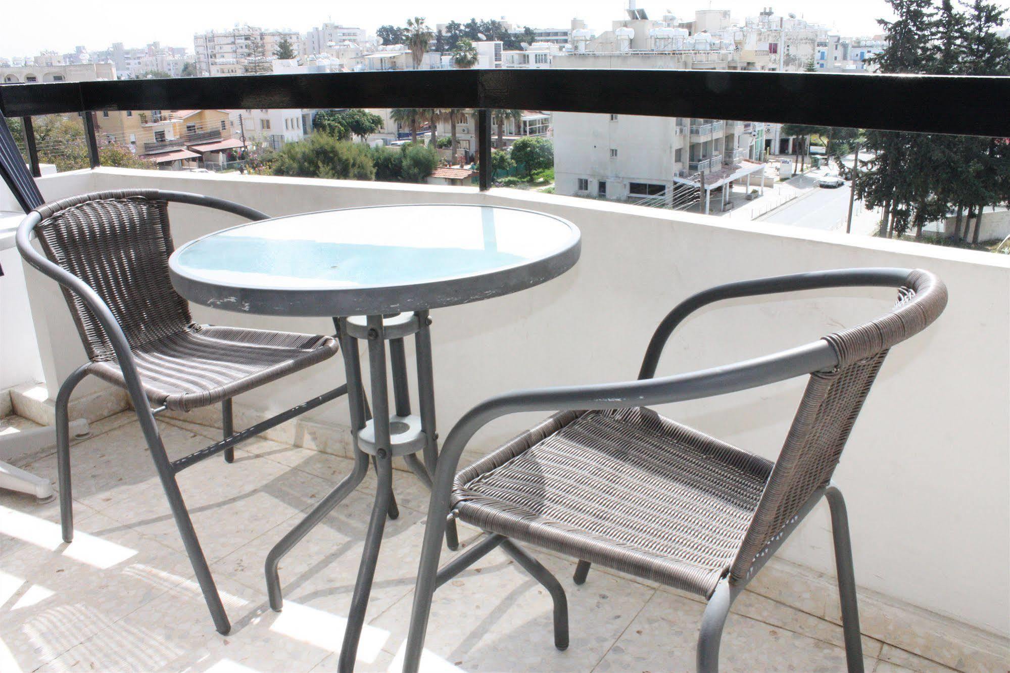 Tycoon Apartments Лимасол Экстерьер фото