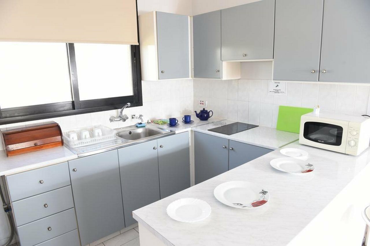 Tycoon Apartments Лимасол Экстерьер фото