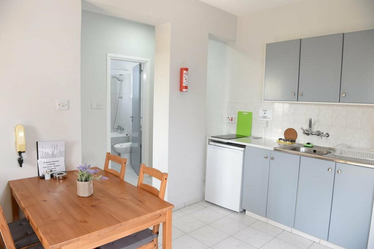 Tycoon Apartments Лимасол Экстерьер фото